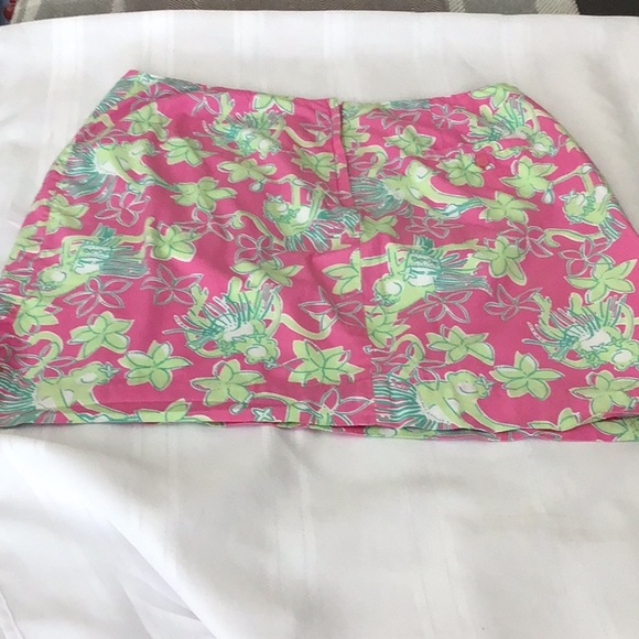 Lilly Pulitzer skirt size 12 used spot on side used good condition - Picture 2 of 4